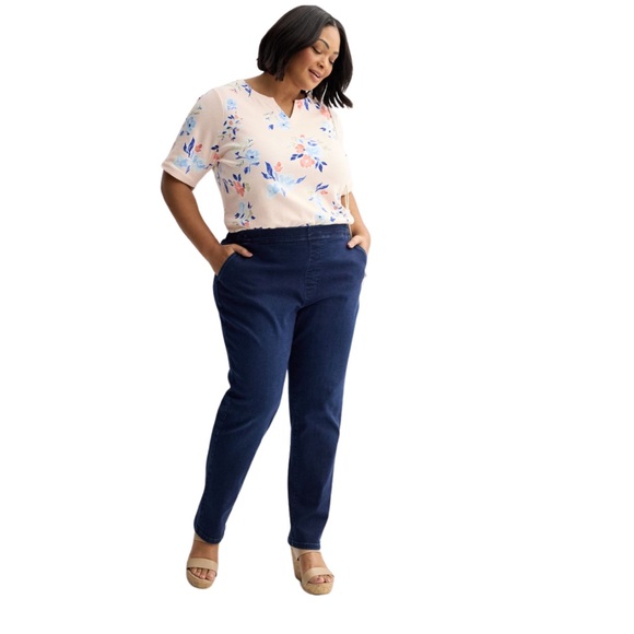 Plus Size Croft & Barrow® Classic Pull-On Straight-Leg Jeans - Picture 3 of 14